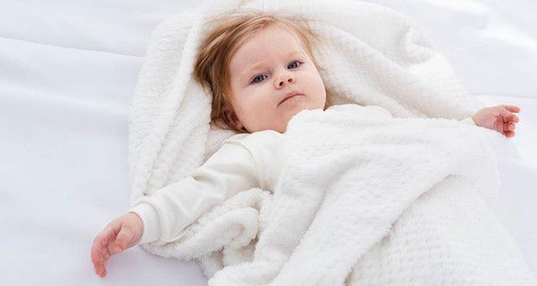 What Makes The Best Baby Blanket? - M&B.